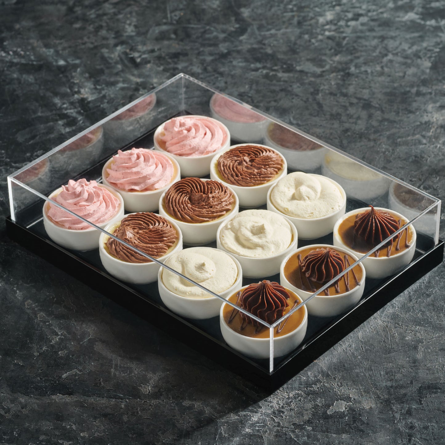 Luxury acrylic gift box with Assorted cheesecake ramekins