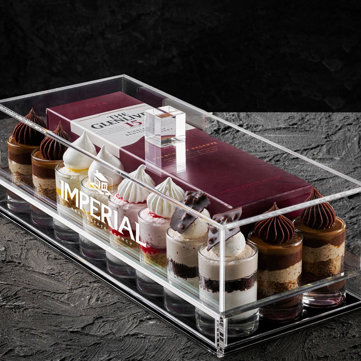 LASER ENGRAVED LUXURY   LUCITE CAKE DISPLAY SUPREME  WITH GLENLIVET 15