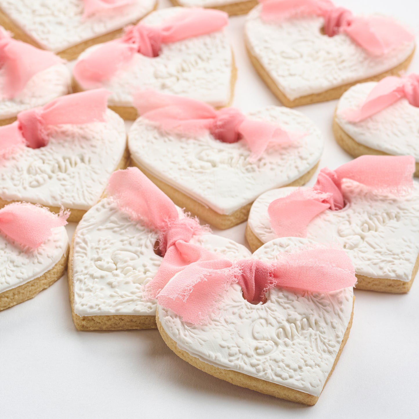 Ribbon Heart Personalized Cookies (Style 111)