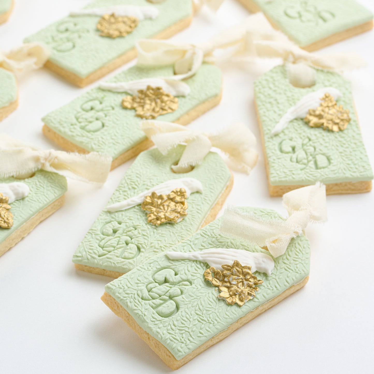 Personalized Tag With Ribbon And Bird Cookies (Style 119)